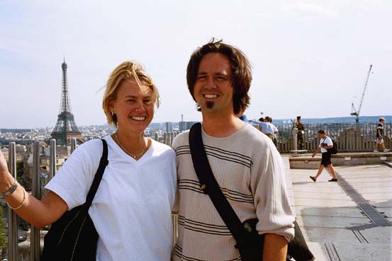 karen and evan at the arc de triomphe